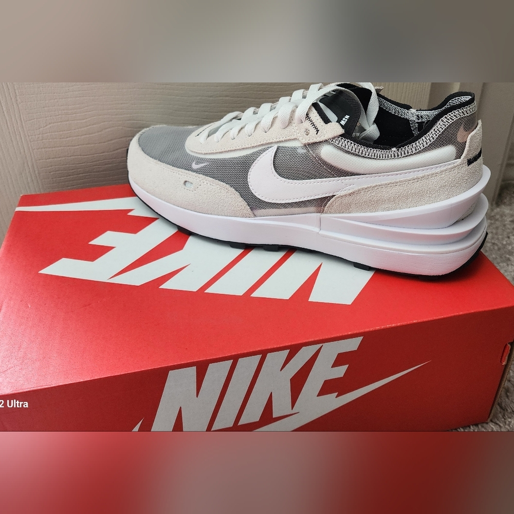 Nike Waffle One Summit White size 10.5